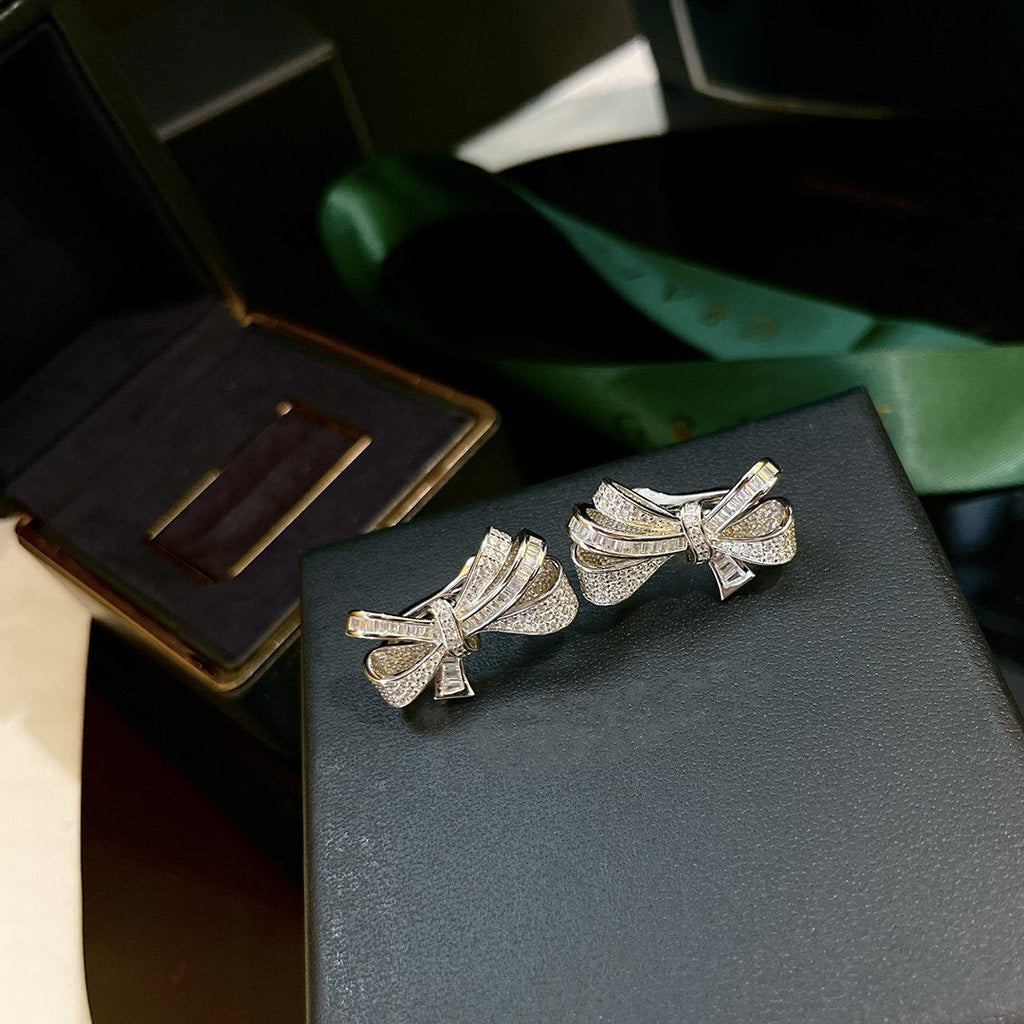Graff Tilda Box Classic Silver Diamond Stud Earrings