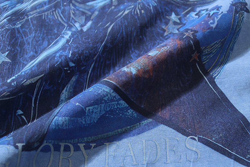 VALE USA Dreams Graphic Short-Sleeve T-Shirt — detail