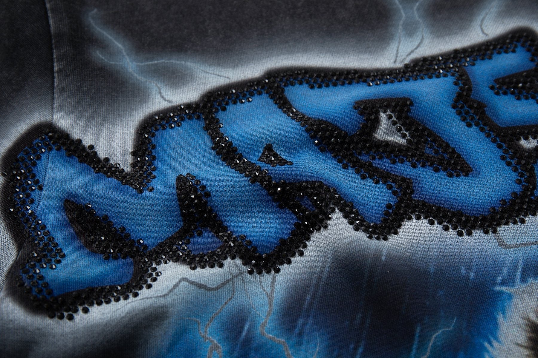 MAJESTIK Football Lion Graphic T-Shirt — detail