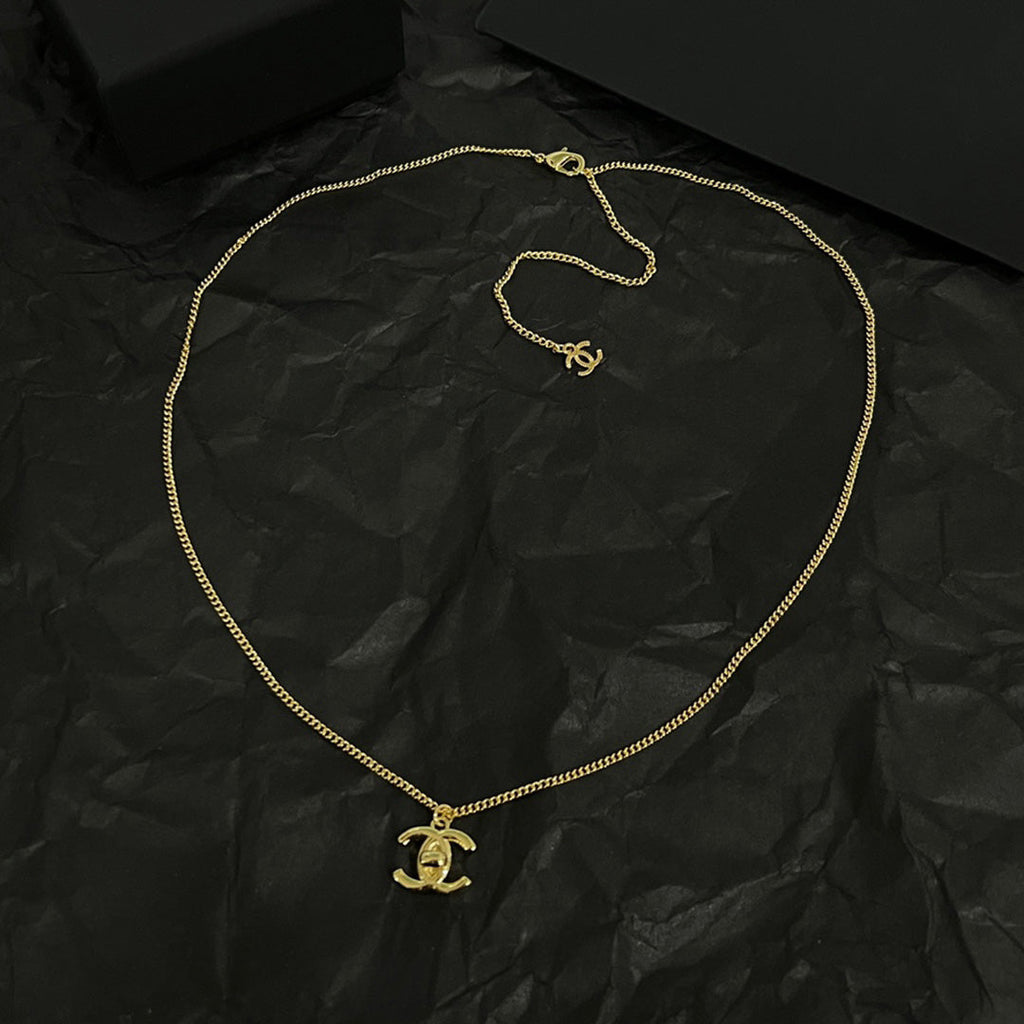 Chanel Vintage 18K Gold Necklace