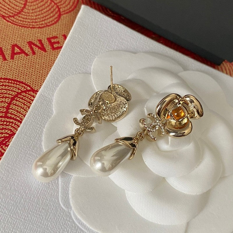Chanel Camellia Pearl 18K Gold Earrings