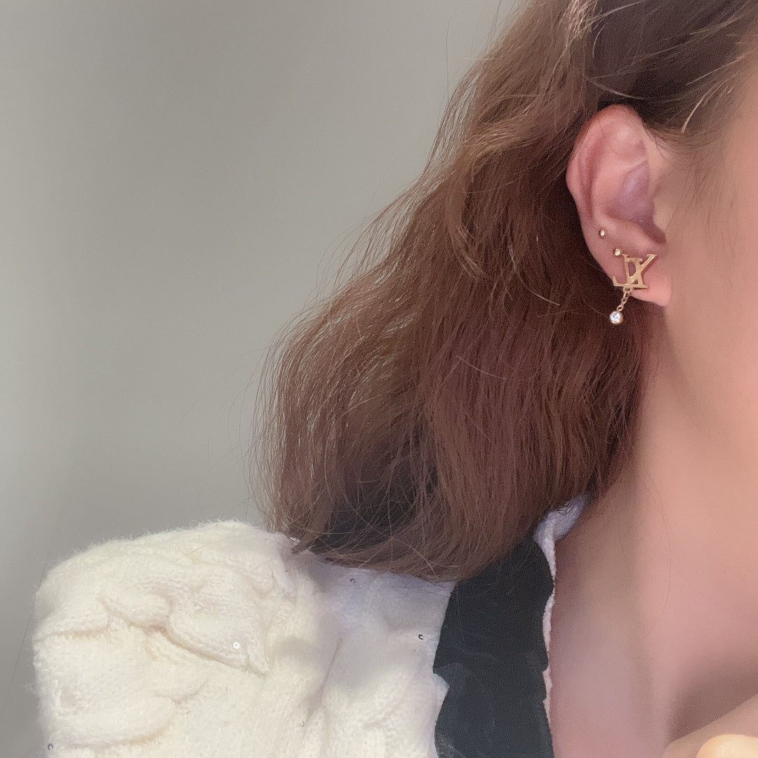 Louis Vuitton Diamond 18K Gold Earrings