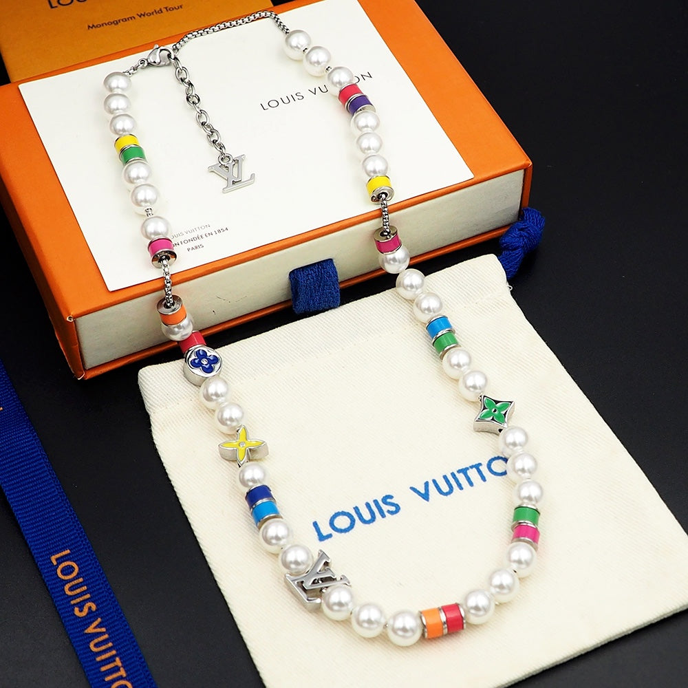 Louis Vuitton MNG Pearls Party 18K Gold Necklace