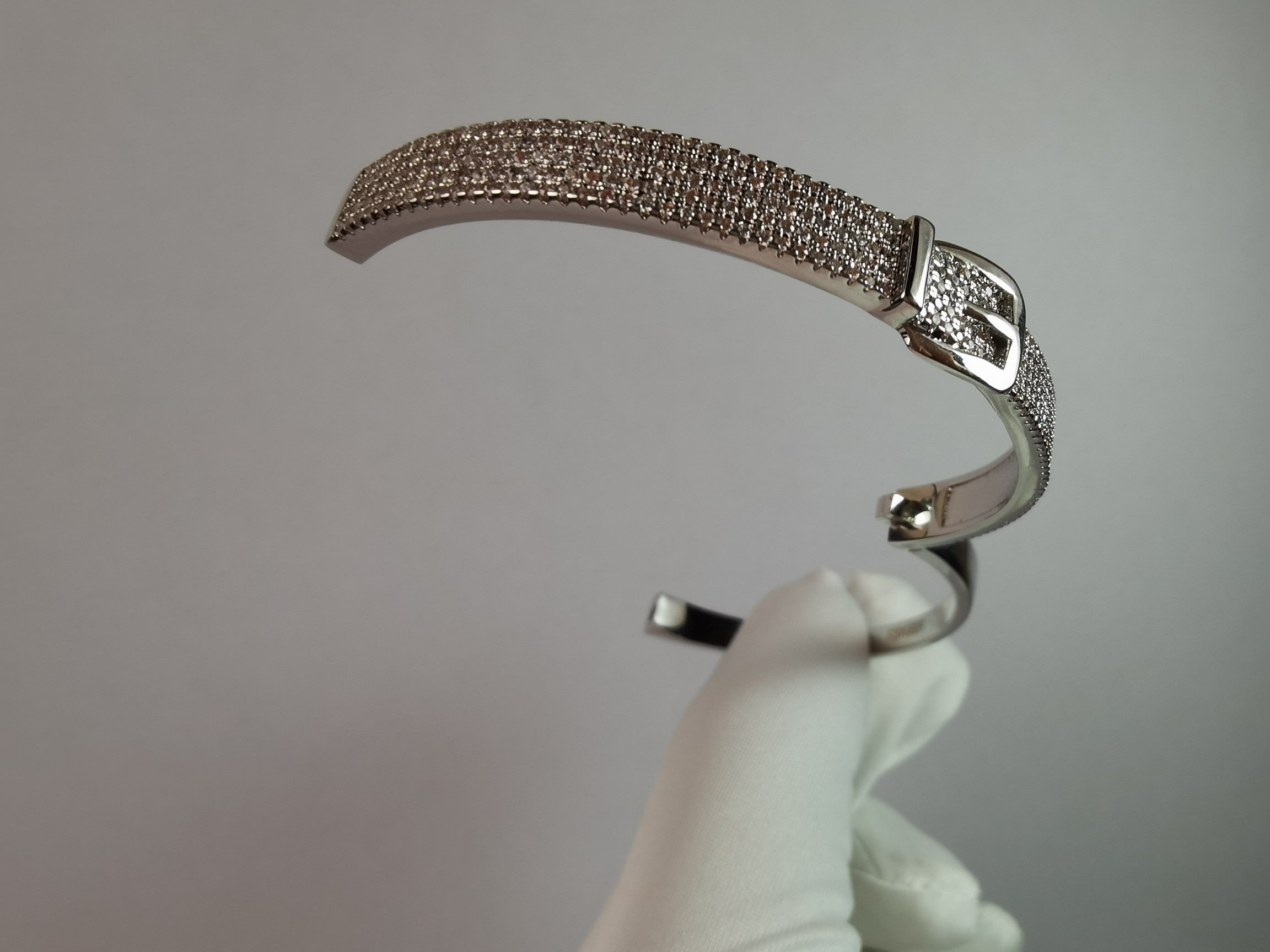 Hermes Kelly Diamond Vintage 18K Gold Bracelet